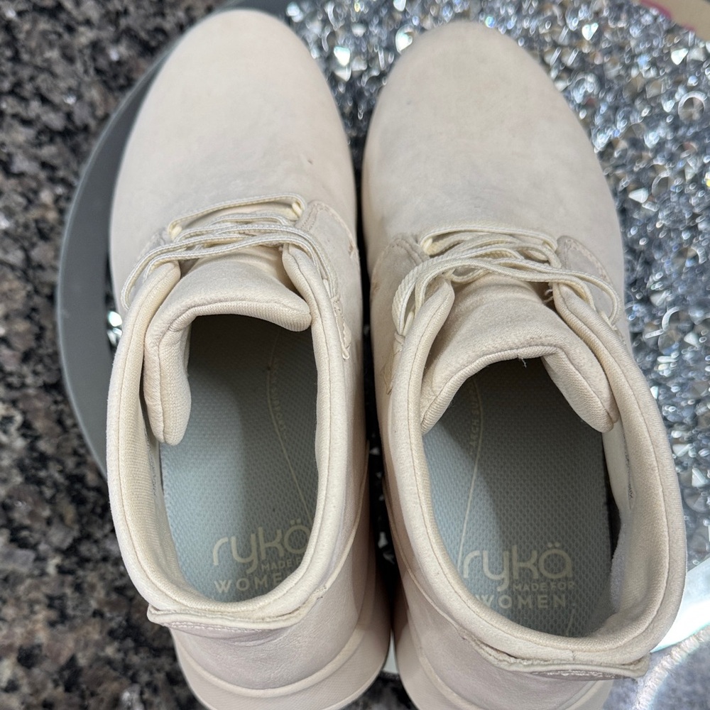 Ryka Candid Gardenia white Cream Ankle shoes NWT 9.5 - Picture 11 of 13